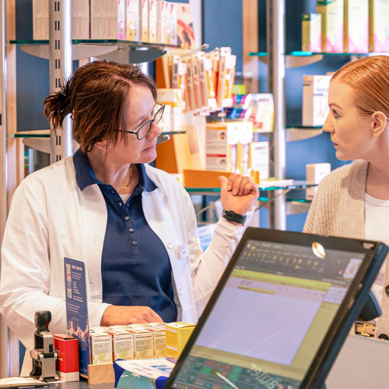 Beratung in der DOM-Apotheke